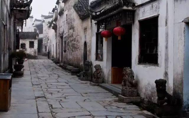 中铁项目施工：防滑铺路垫板，承重百吨以上，助力高效工程